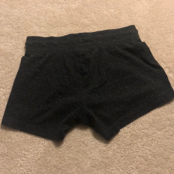black nike shorts - Picture 3 of 3
